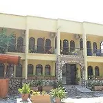 River Hotel