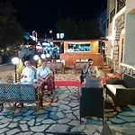 Hotel River