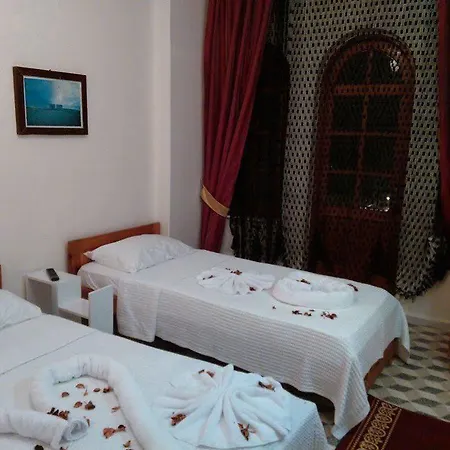 Hotel River